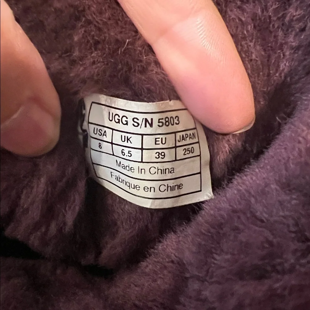UGG Bailey Button Boots, size 8